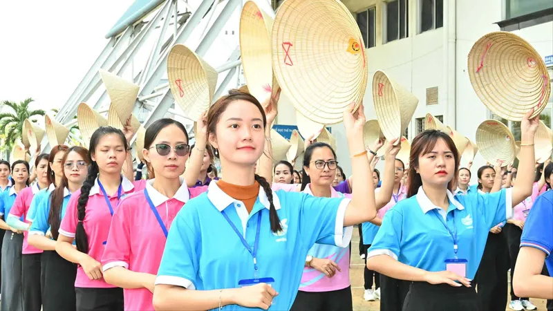 Khối diễu hành Phụ nữ tập luyện. Ảnh: VIỆT DŨNG