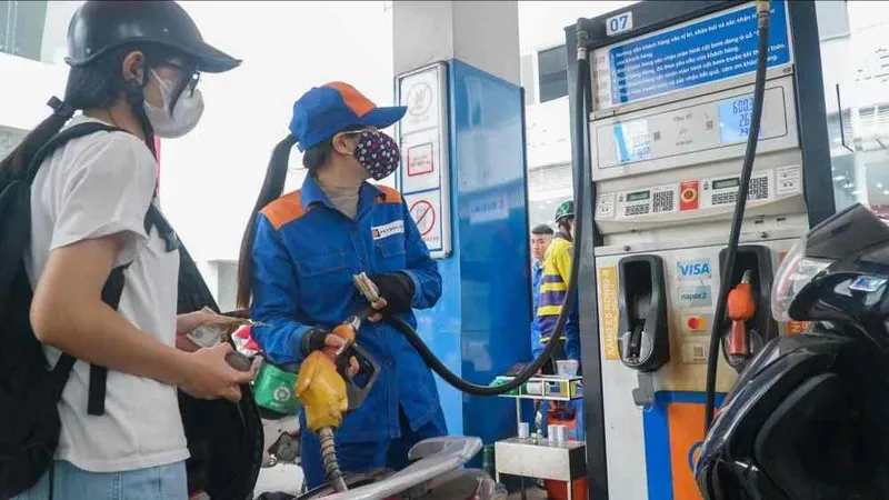 Xăng dầu đồng loạt tăng giá