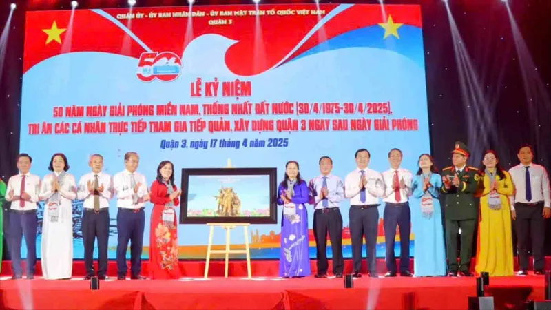 Quận 3 tri ân thế hệ tiếp quản sau ngày giải phóng