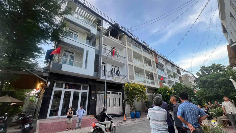 Công an tại hiện trường.