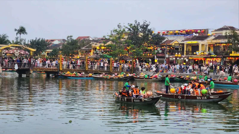 Bảo tàng Đà Nẵng đón lượng khách “khủng” trong sáng 1-5. Ảnh: XUÂN QUỲNH