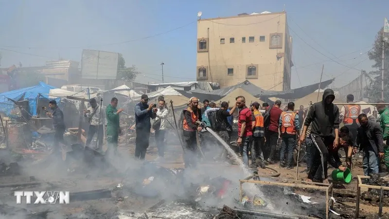 Cảnh đổ nát sau cuộc không kích của Israel tại Gaza. Ảnh: THX/TTXVN