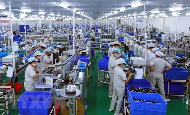 Tái cấu trúc nền kinh tế để tăng khả năng chống chịu các “cú sốc” từ bên ngoài