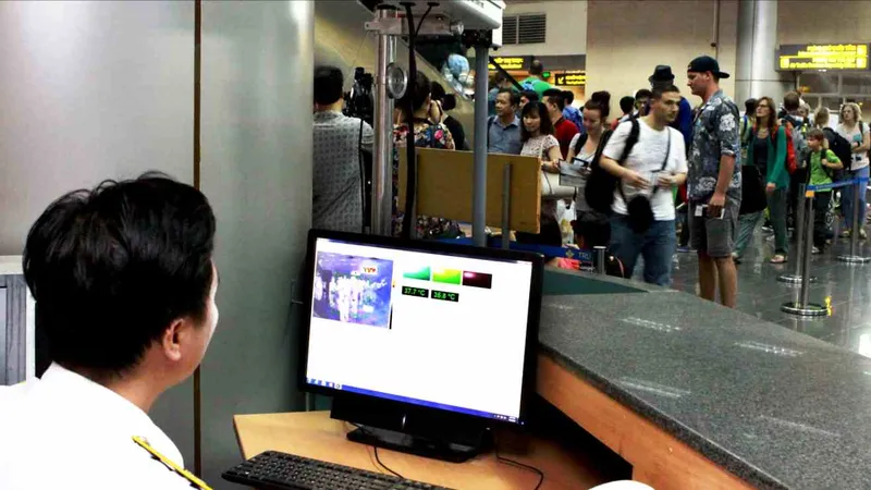 Người đến và về từ các nước có số ca mắc Covid-19 cao phải theo dõi sức khỏe