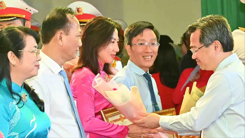 Học và làm theo Bác để khơi nguồn cảm hứng mới, chung tay phát triển thành phố