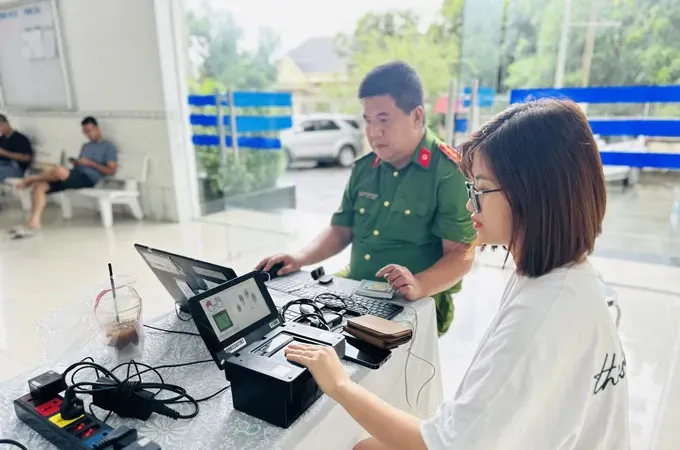 TPHCM phấn đấu hoàn thành cấp tài khoản định danh điện tử cho doanh nghiệp trước ngày 30-5