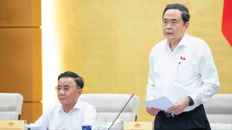 Chủ tịch Quốc hội Trần Thanh Mẫn, Chủ tịch Ủy ban Dự thảo sửa đổi, bổ sung một số điều của Hiến pháp năm 2013 chủ trì phiên họp