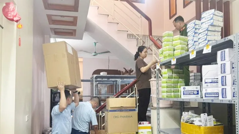 Thanh Hóa: Khởi tố 2 bị can về hành vi buôn bán thuốc giả