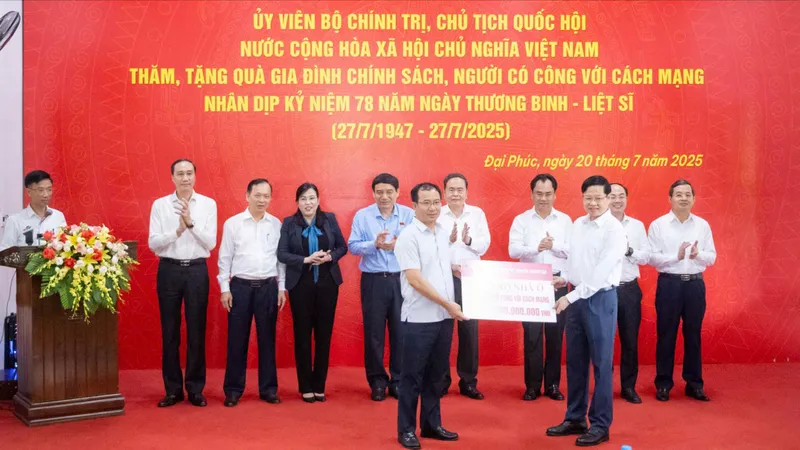 Agribank trao tặng 3 tỷ đồng xây dựng nhà ở cho người có công với cách mạng trên địa bàn tỉnh Thái Nguyên