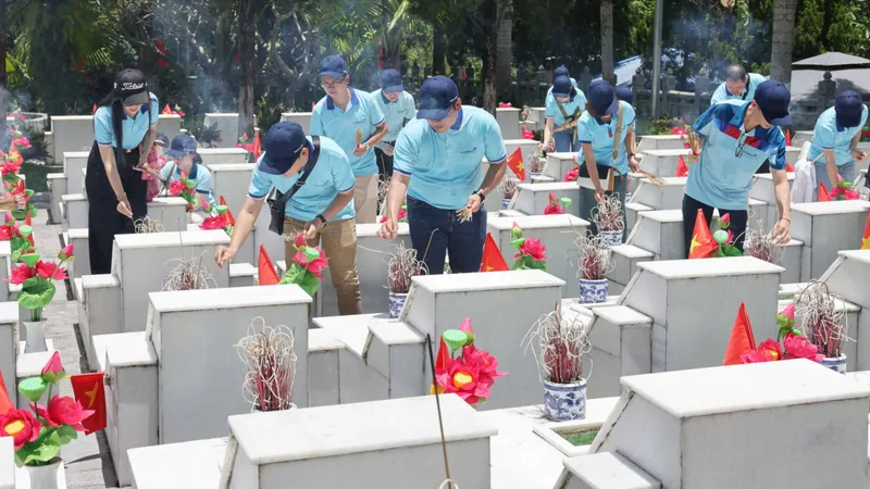 Lặng lẽ tri ân