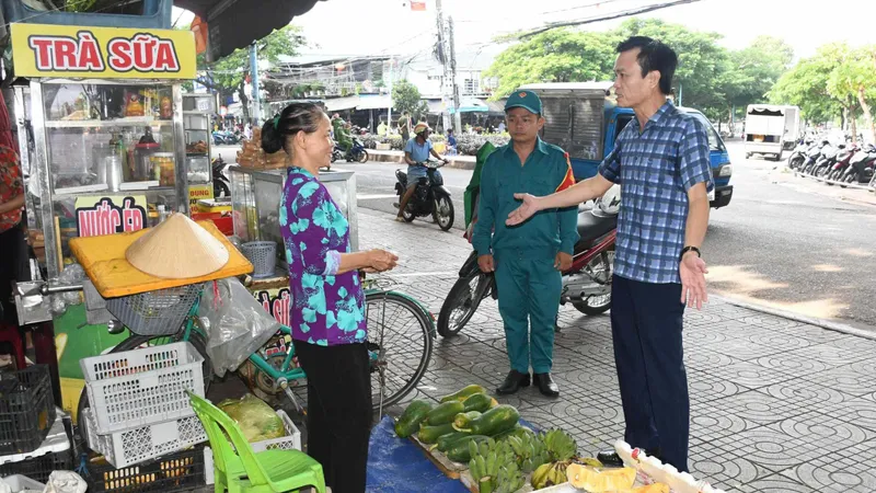 Nhiều phường tại TPHCM ra quân lập lại trật tự đô thị