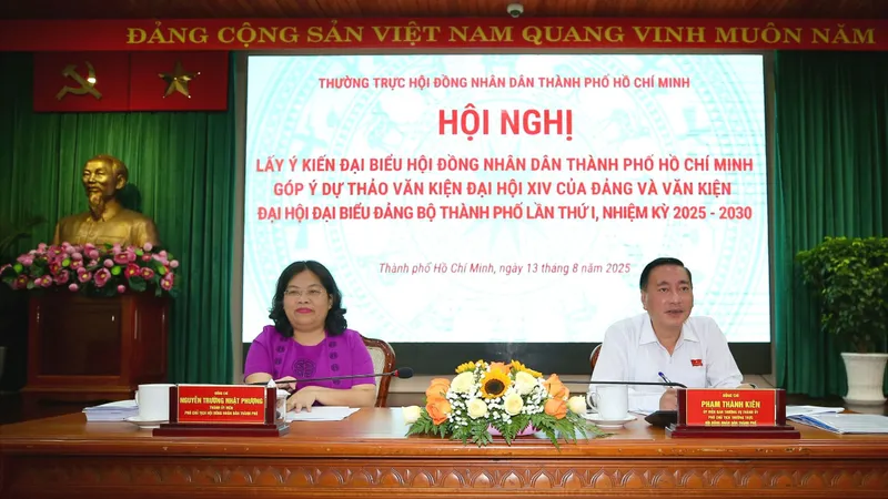 Hướng tới siêu đô thị quốc tế: TPHCM cần đón đầu xu hướng, kết nối chuỗi giá trị 