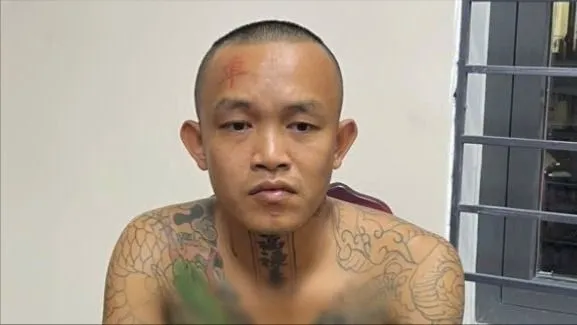 Đối tượng Lý Văn Sang tại cơ quan công an. Ảnh: CÔNG AN NGHỆ AN
