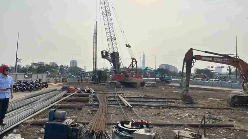 Sốt ruột vì nút giao An Phú thi công ì ạch
