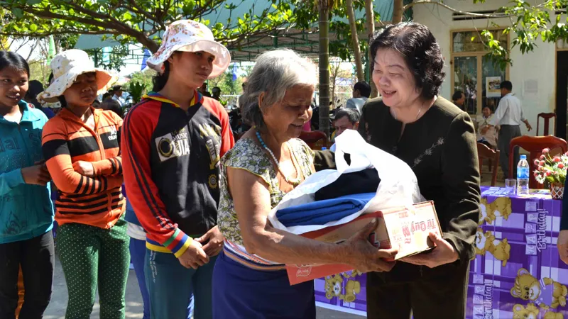 11 mùa hoa nở bên lao tù