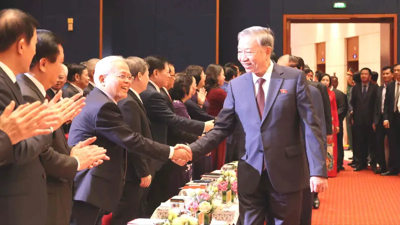 Tổng Bí thư Tô Lâm và các đại biểu dự cuộc gặp mặt. Ảnh: QUANG PHÚC 