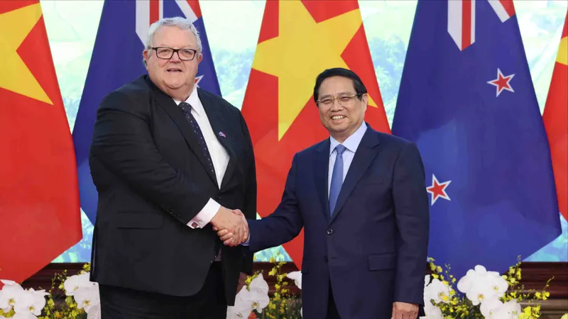 Thủ tướng Phạm Minh Chính tiếp Chủ tịch Quốc hội New Zealand Gerry Brownlee, chiều 28-8. Ảnh: QUANG PHÚC