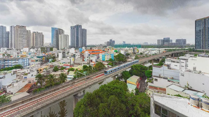 Giữa ngày mưa lất phất