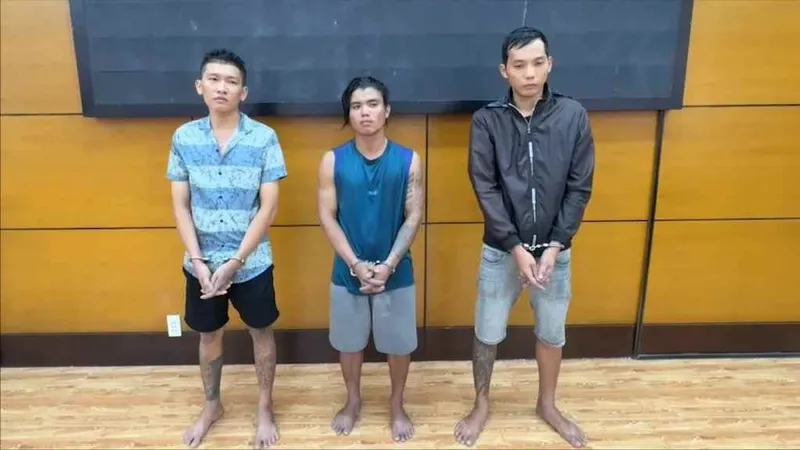 TPHCM: Bắt giữ 3 đối tượng giả danh công an để cướp tài sản