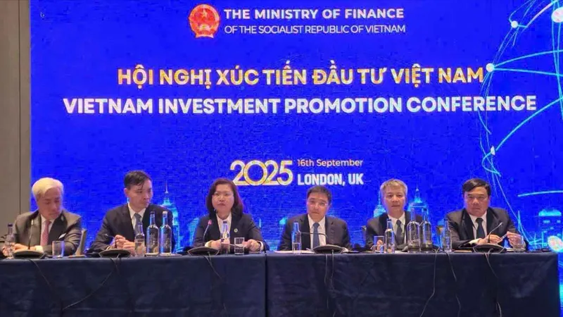Bộ Tài chính kêu gọi các nhà đầu tư Vương quốc Anh tham gia thị trường Việt Nam