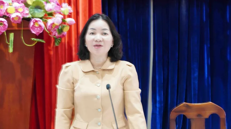 Phó Chủ tịch Thường trực Ủy ban MTTQ Việt Nam TPHCM Trương Thị Bích Hạnh phát biểu tại hội nghị