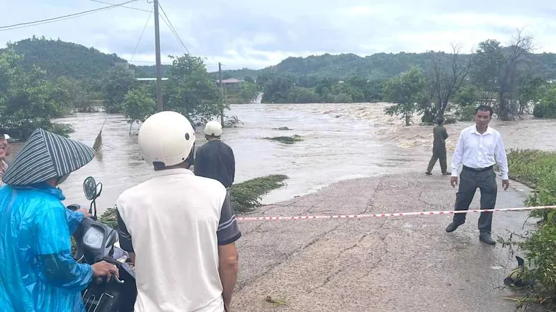 Ngầm tràn thôn Mơ Nang 2 bị ngập vào sáng 23-9
