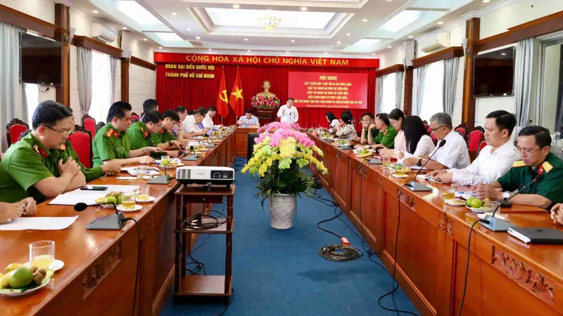 Phạm nhân được liên lạc bằng video call là phù hợp thực tiễn 