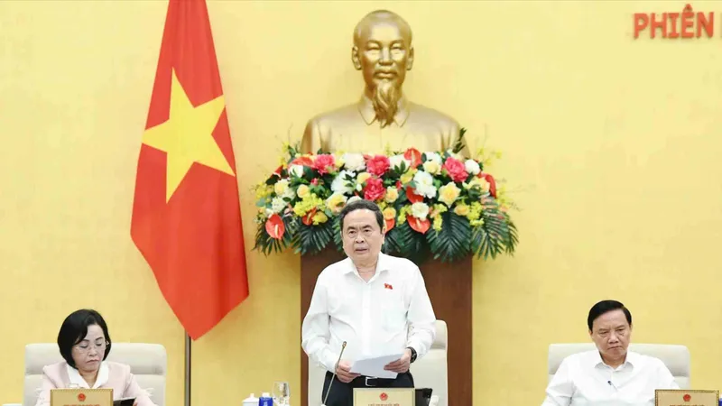 Phiên họp thứ 49 của Ủy ban Thường vụ Quốc hội. Ảnh: VIẾT CHUNG