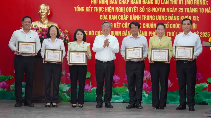 Phát huy vai trò hạt nhân lãnh đạo của Đảng bộ các cơ quan Đảng TPHCM
