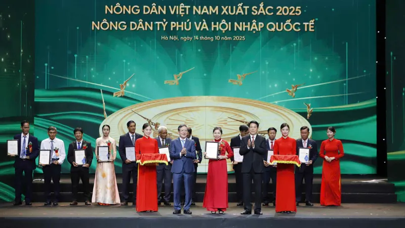 Tôn vinh 63 nông dân xuất sắc và 32 nhà khoa học của nhà nông