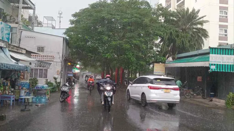 TPHCM sắp có triều cường cao và mưa lớn