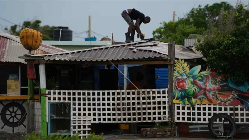 Cơn bão mạnh nhất thế giới trong năm 2025 áp sát Jamaica 