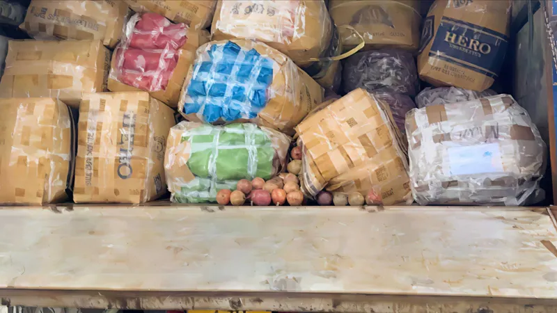 Nhiều hoạt động hỗ trợ tài xế bị mắc kẹt trên đường Hồ Chí Minh