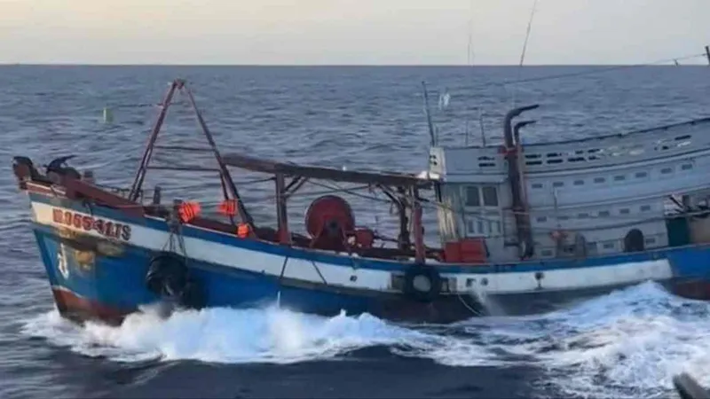 Yêu cầu người điều khiển phương tiện gây tai nạn trên đường thủy ra trình diện