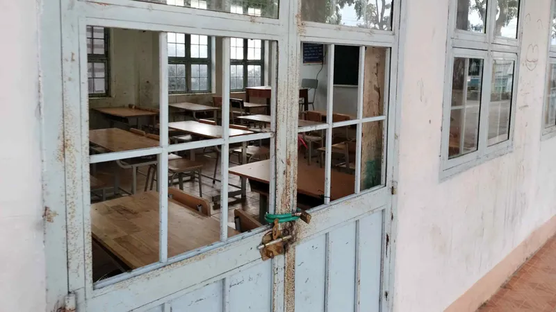 Quảng Ngãi: Đề nghị sửa chữa 5 cầu treo, 2 trường học xuống cấp nghiêm trọng