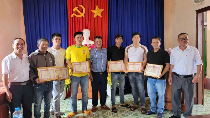 Đắk Lắk: Khen thưởng 11 cá nhân cứu người trong mưa lũ