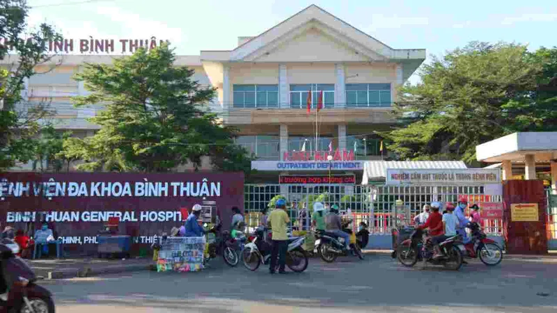 Có nhiều bệnh nhân đang điều trị tại Bệnh viện Đa khoa Bình Thuận (Lâm Đồng) nghi do ngộ độc thực phẩm