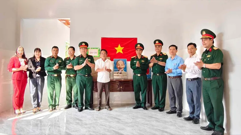 Bàn giao nhà cho hộ dân tại Lâm Đồng trong Chiến dịch Quang Trung