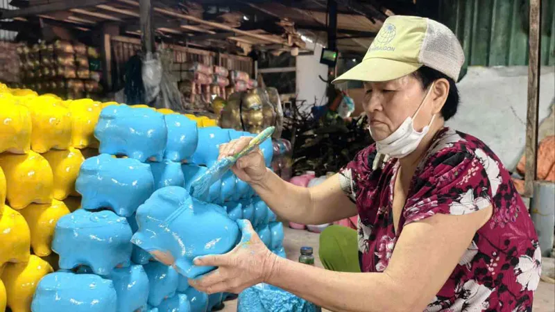 Vào mùa rực rỡ sắc xuân heo đất