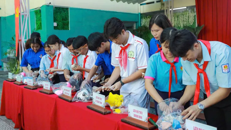 Học sinh phường Chánh Hưng hướng về biên giới, biển đảo