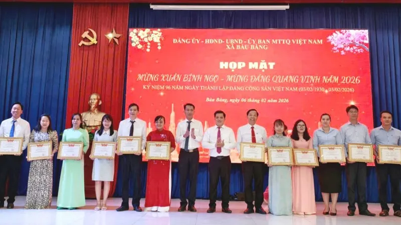 Sôi nổi hoạt động mừng Đảng, mừng Xuân Bính Ngọ tại nhiều địa phương