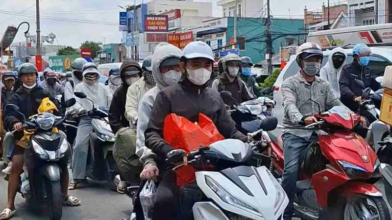 Ùn ứ phương tiện ở cửa ngõ phía Tây TPHCM