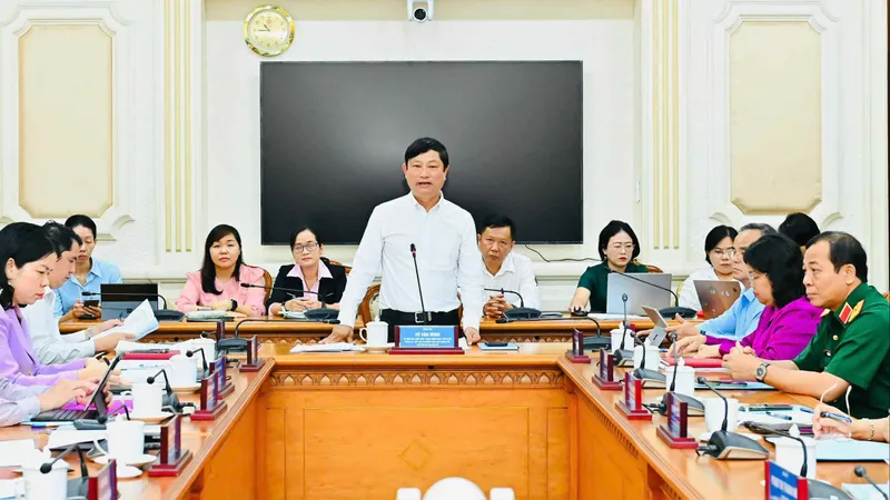 Đồng chí Võ Văn Minh, Ủy viên Trung ương Đảng, Phó Bí thư Thành ủy, Chủ tịch HĐND TPHCM, Chủ tịch Ủy ban Bầu cử TPHCM phát biểu kết luận