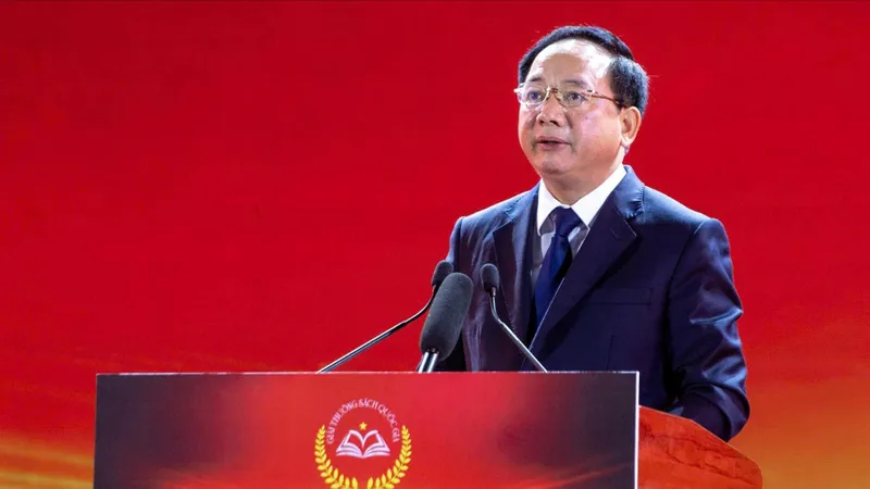 Mỗi cuốn sách là sản phẩm kết tinh của trí tuệ, trách nhiệm xã hội và bản lĩnh văn hóa (*)