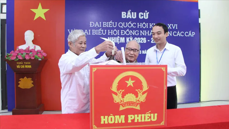 Hà Nội: Không khí bầu cử trang trọng, phấn khởi
