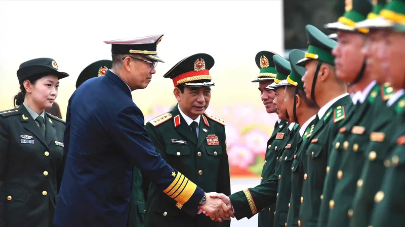 Đại tướng Phan Văn Giang và Thượng tướng Đổng Quân thăm Đồn Biên phòng Trà Cổ