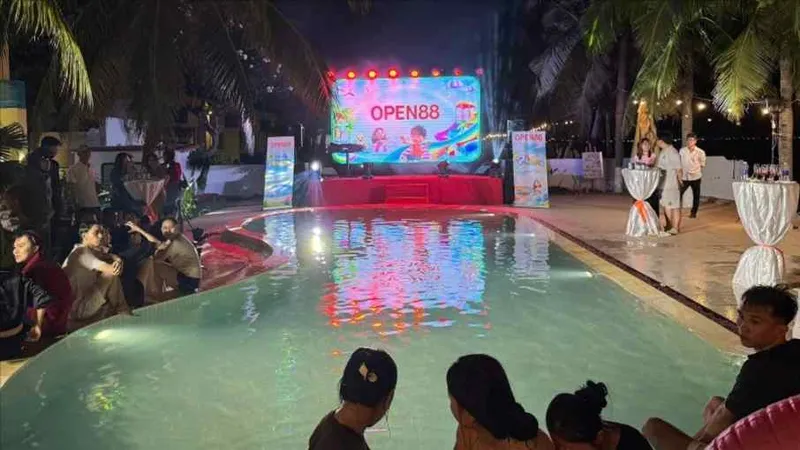 Các đối tượng thuê resort để quảng cáo trang web cá cược. Ảnh: CACC