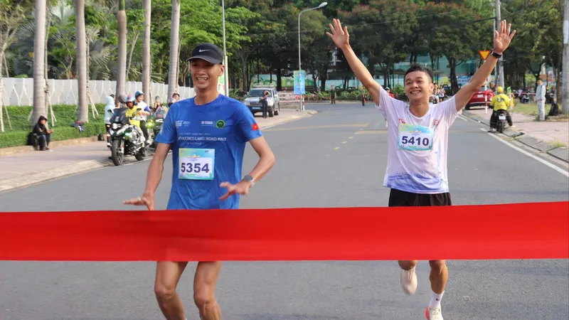 Gần 5.000 học sinh, sinh viên TPHCM chạy việt dã 