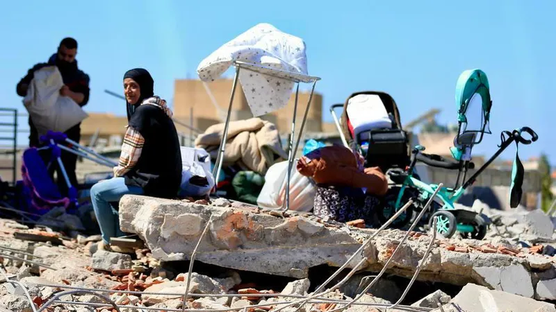Cơ sở hạ tầng tại Sidon, Đông Nam Lebanon bị phá hủy (ẢNH: XINHUA)