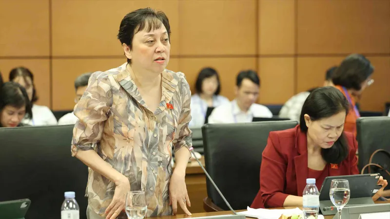 Có cơ chế đãi ngộ giáo dục và y tế cụ thể để tránh tiêu cực, quyền lợi học sinh và bệnh nhân được bảo đảm